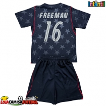 Camisa de Futebol Estados Unidos Alex Freeman #16 Equipamento Secundário Infantil Mundo 2026 Manga Curta (+ Calças curtas)